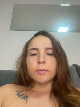BrunaMendees Live Webcam on Stripchat