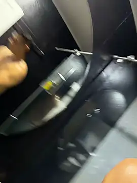 OliverWest04 live cam