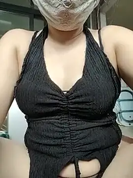 Yuga_mi live cam on StripChat