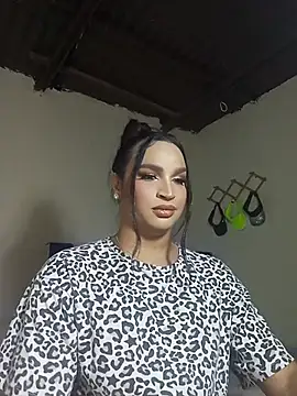 kylieloliskiss