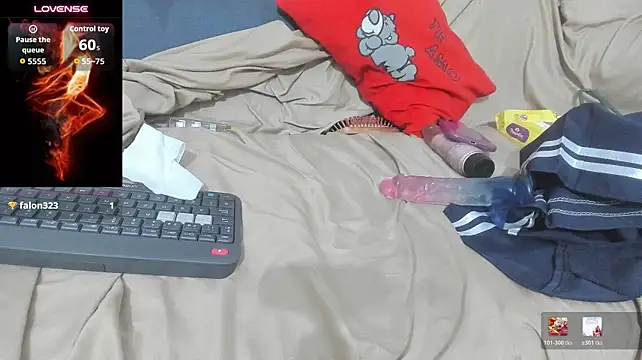 Mia_Luxxe live cam on StripChat