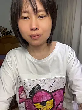 Duoduo18 live cam on Stripchat