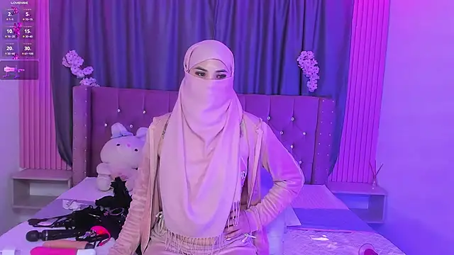 Nayla-Mouna live cam on StripChat
