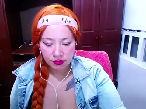 katalinabrownsex live cam on StripChat