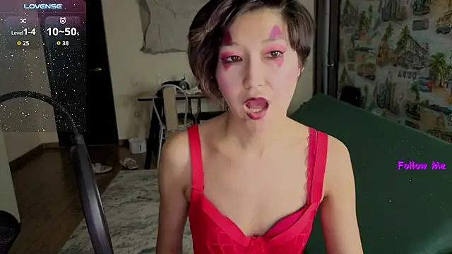 Leyla13Stooneの配信中の画面