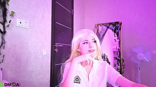 Eva__Bloom