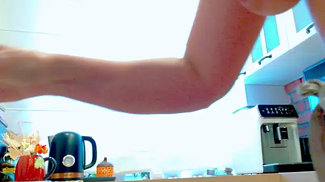 LadySweetWife live cam on Stripchat