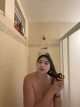 Monica17 live cam