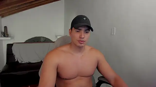 JamesGraay live cam on Stripchat