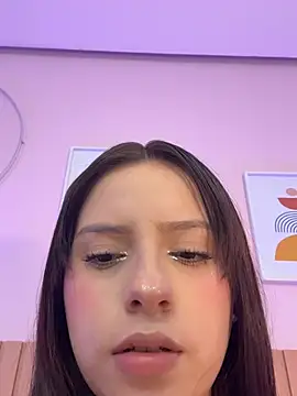 _cherryl_blosom live cam on StripChat