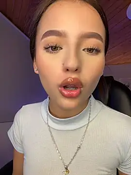 Sofia18_pinkk live cam