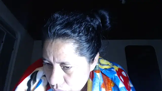 adrixxx38 live cam on Stripchat