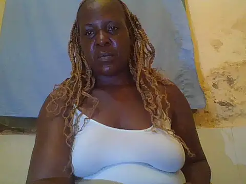 KINKY-ASHA live cam on Stripchat