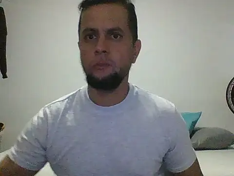 TRIISTAN_KING10 on Stripchat