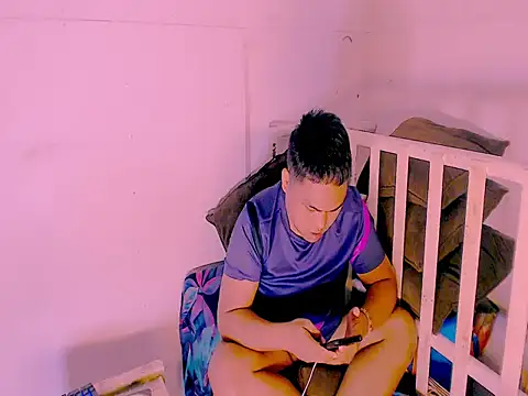 Hardking_69 live cam on Stripchat