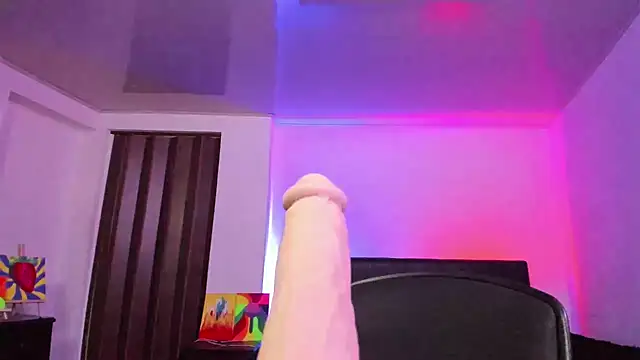 nataliasweet98 live cam on Stripchat