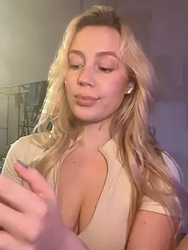 meanexx live cam on Stripchat