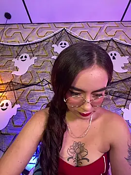 MelanyyJhonson15 live cam on Stripchat
