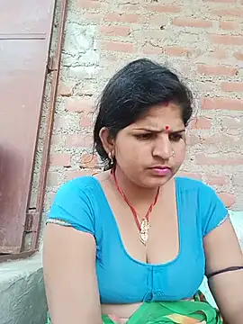 Joohi_Chawla143 live cam on Stripchat