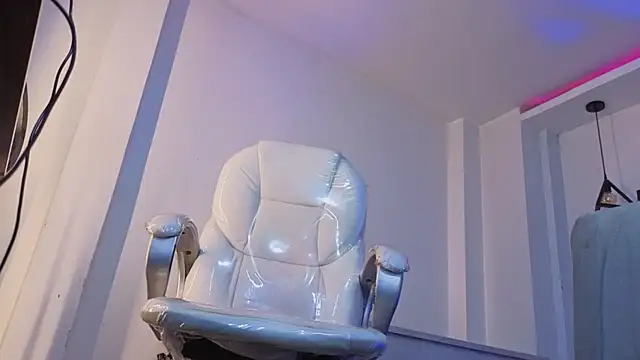 Elysianpair live cam on Stripchat