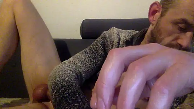 erwin-dare live cam on Stripchat