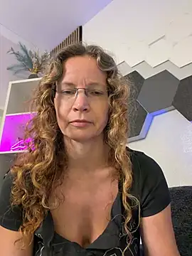 annikarose (F milf) - Naked Orgasmus + LT free clip
