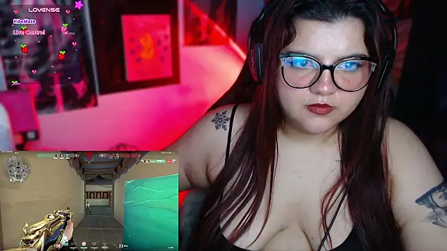 Annee23 live cam on Stripchat