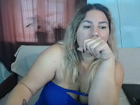 Live solo webcam of MissDi96