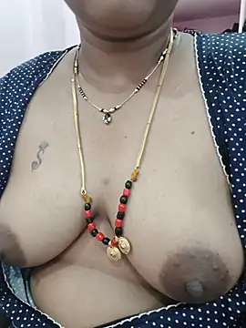 Live solo webcam of Sunithamodel35