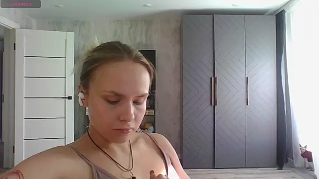 Annie_Cohn live cam on StripChat