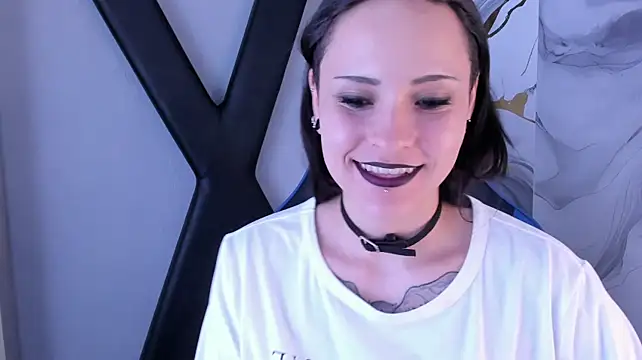 AnnyThompson_ live cam on Stripchat