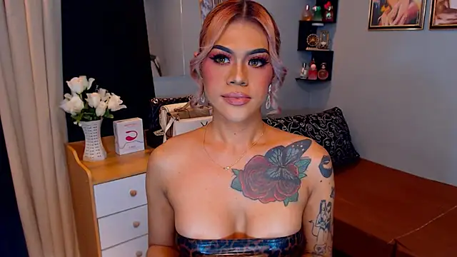 StellaStrong30 live cam on Stripchat