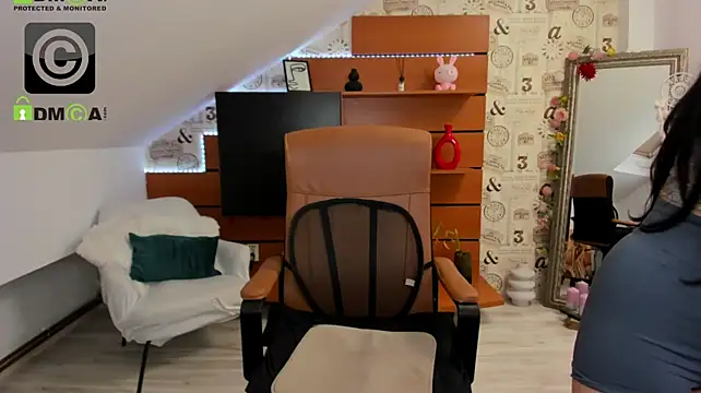EmillyTaylor live cam on Stripchat