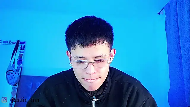 _justinmoon2 live cam on Stripchat