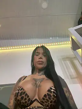 12INCHXIMENAXXX live cam on Stripchat