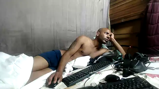 Camodick live cam on Stripchat