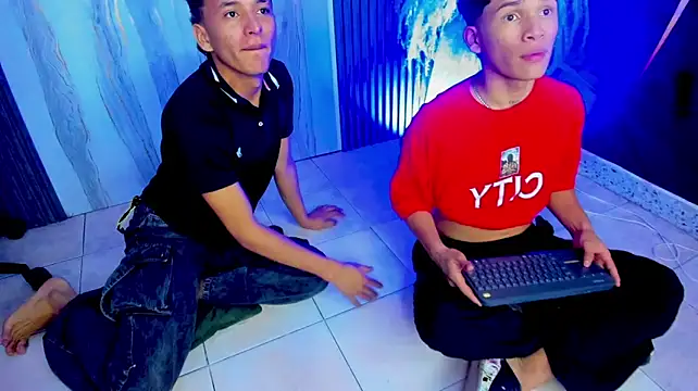 male_diamonds19 live cam on Stripchat
