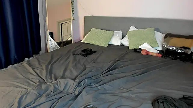 Valerie_Foxy