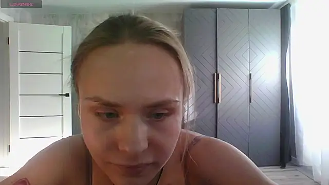 Annie_Cohn live cam on Stripchat