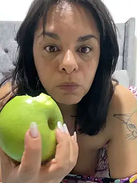 Kataliina live cam on Stripchat