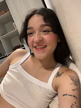 aleja__lux的直播畫面