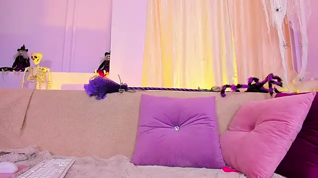 CarlaWhite live now