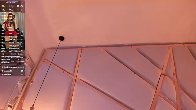 Emilia_Carrintong live now