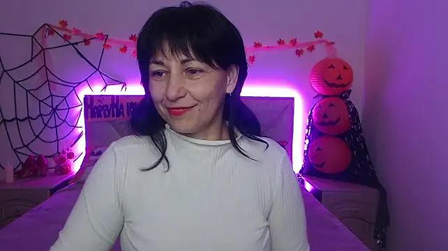 LiluGrants live cam on Stripchat
