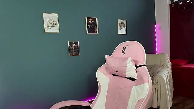 GlowingBlondie