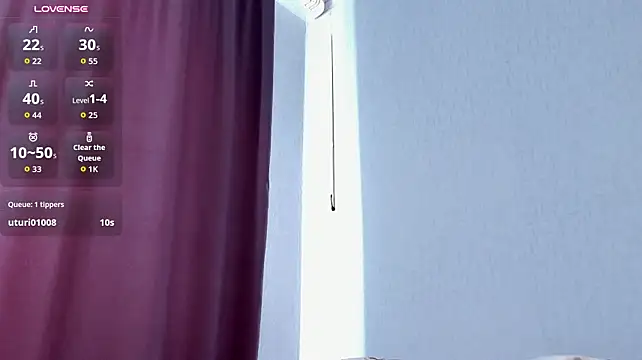 Yourmilanaa live cam on Stripchat
