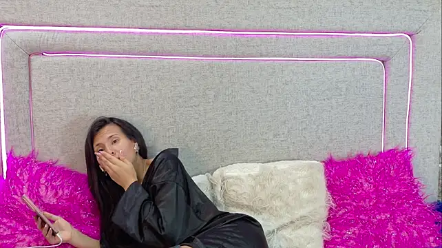 Annitarogers_ live cam on Stripchat