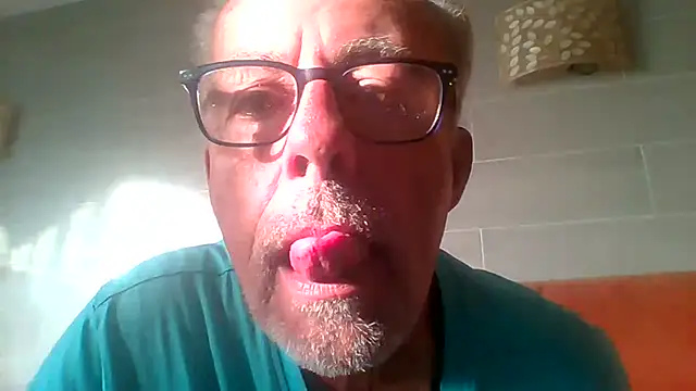tuggy59 live cam on Stripchat