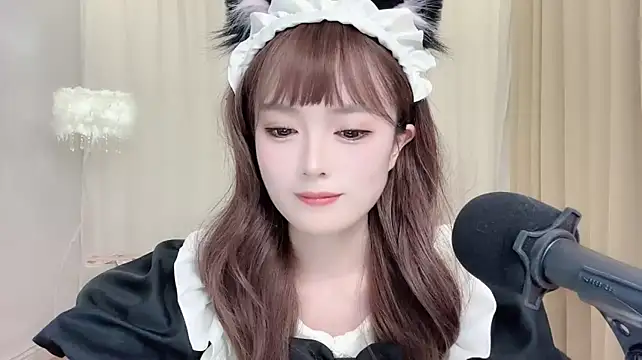 lily0608 (F young) - 何かご用ですか、ご主人様？（主人，有什么吩咐吗？）