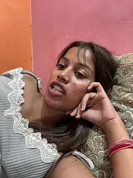 sexy_myraaaa (F teen) - Boobs show🥵